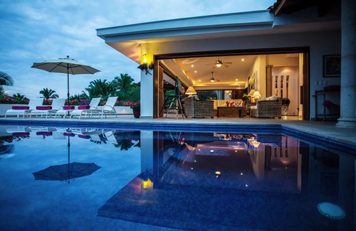 Conchas Chinas Villa | Exquisita villa, majestuosas vistas, ideal para familias, amigos y reuniones
