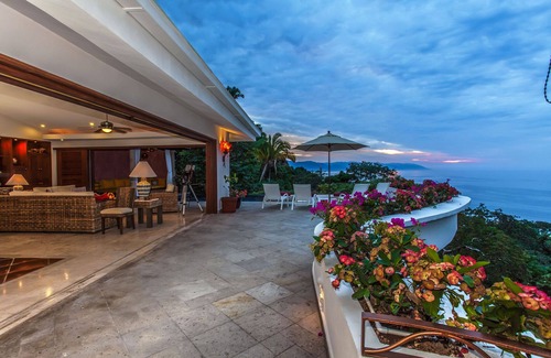 Conchas Chinas Villa | Exquisita villa, majestuosas vistas, ideal para familias, amigos y reuniones