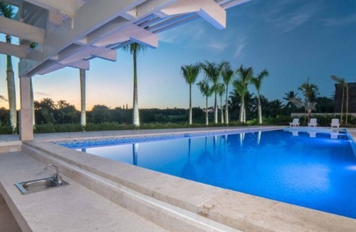 Casa de Campo Villa | Exquisite Villa overlooking the Dye Fore Golf Course