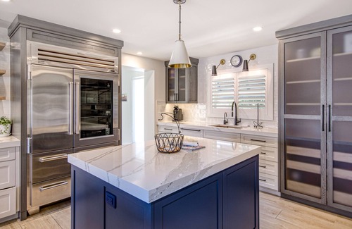 Pompano Isles Casa | Exquisite waterfront home with a pool, large yard, & grill - close to the beach