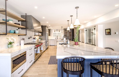 Pompano Isles Casa | Exquisite waterfront home with a pool, large yard, & grill - close to the beach