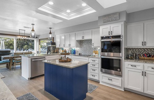 Lake Country Casa | Exquisite Waterfront Home on Eagle Mountain Lake