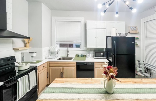 Tower Grove East Casa | Exqusite Emerald