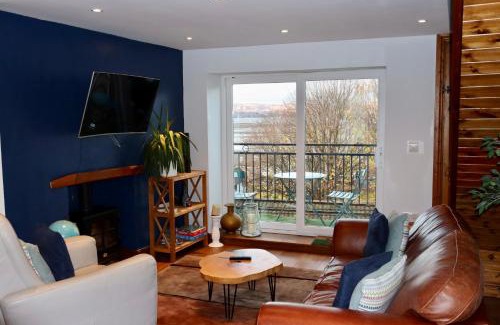 Mumbles Casa | Extended Fishermans cottage with stunning sea views
