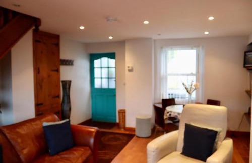 Mumbles Casa | Extended Fishermans cottage with stunning sea views