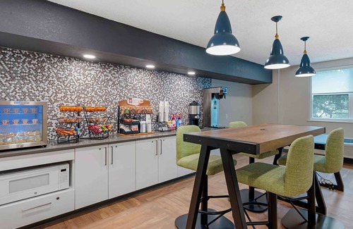 Coral Way Hotel | Extended Stay America Premier Suites Miami Coral Gables