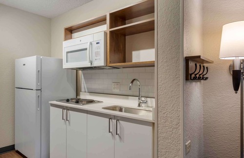 Coral Way Hotel | Extended Stay America Premier Suites Miami Coral Gables