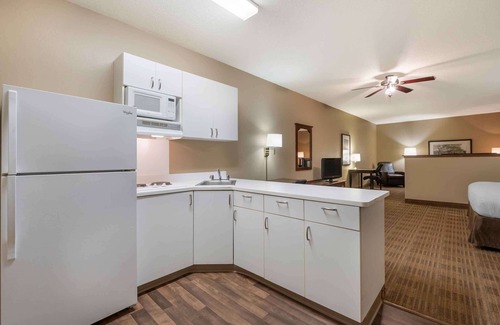 Orange Prairie Hotel | Extended Stay America Select Suites - Peoria - North