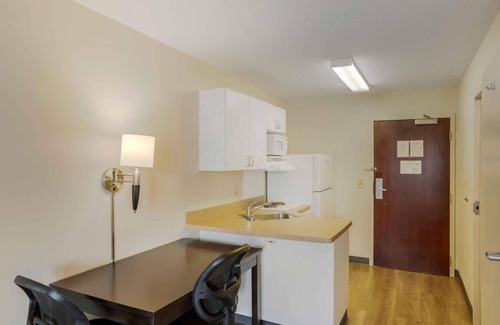 Queens Hotel | Extended Stay America Suites New York City LaGuardia Airport
