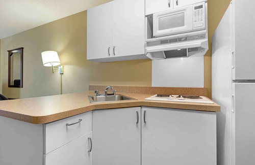 Reno/Tahoe Airport Hotel | Extended Stay America Suites Reno South Meadows