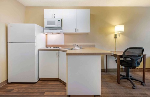 Reno/Tahoe Airport Hotel | Extended Stay America Suites Reno South Meadows
