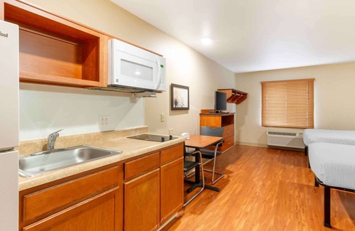 Kansas City Hotel | Extended Stay America Select Suites - Kansas City - Stadium