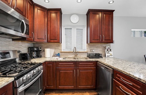 Bloomingdale Casa | Extended Stay Bloomingdale FHS Rental