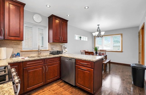Bloomingdale Casa | Extended Stay Bloomingdale FHS Rental