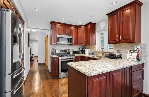 Bloomingdale Casa | Extended Stay Bloomingdale FHS Rental