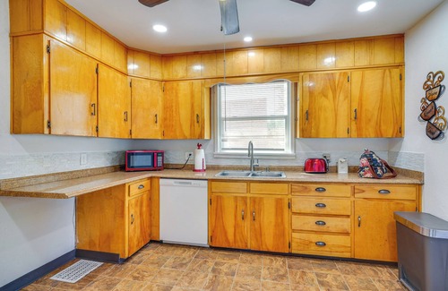 Pueblo Casa | Extended Stay Home 3 Mi to Dtwn Pueblo