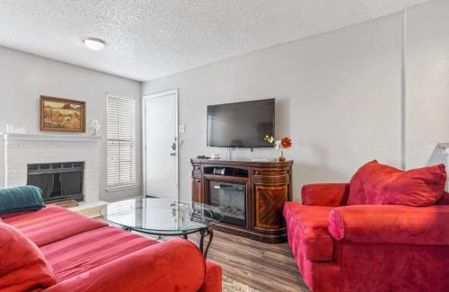 Park Central Apartamento | Extended Stay in DFW One Bedroom Apartment