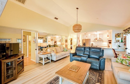 Fountain Lakes Casa | Extended Stay in Estero: Townhome w/Lake Views!