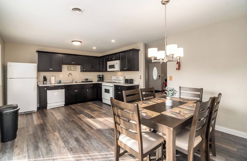 Orland Park Casa | Extended Stay Orland Park FHS Rental -Huntington Ct