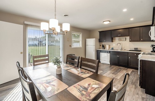 Orland Park Casa | Extended Stay Orland Park FHS Rental -Huntington Ct
