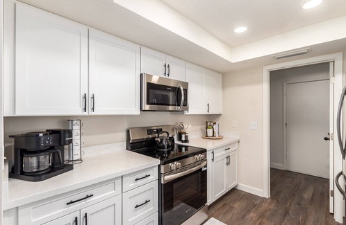 North Center Revitalization Association Casa | Extended Stay Ready – Spacious 3BR w/Private Backyard