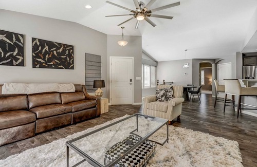 Colorado Springs Casa | Extended Stay- Theater Room, Workspace, and Grill
