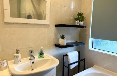 Doncaster Casa | Extended Stay Welcome - Sleeps 5 - Free Parking