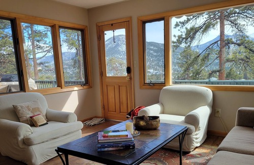 Estes Park Cabaña | Días frescos de verano con vistas espectaculares - Estancia mínima de 3 noches.