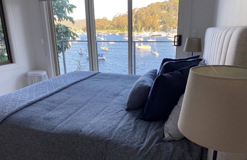 Ku-ring-gai Chase Casa | Extensive views across Pittwater, elegant & stylish
