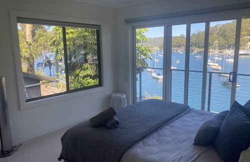 Ku-ring-gai Chase Casa | Extensive views across Pittwater, elegant & stylish