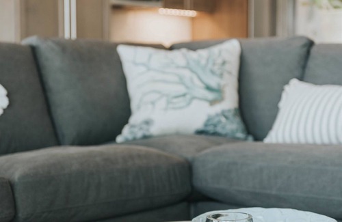 Marathon Casa | Hermosa y nueva casa de lujo en el canal con muelle privado y rampa para botes