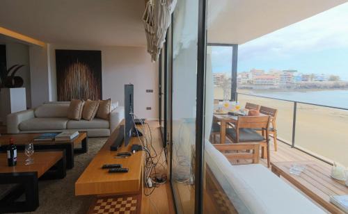 Melenara Apartamento | Extra Luxurious Apartment on the Beachfront