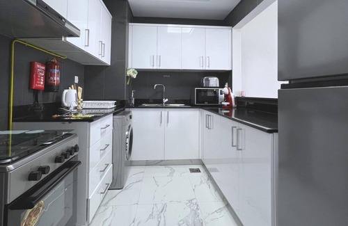 Dubai Apartamento | Extra Spacious 1BHK | Great Location | MAJAN