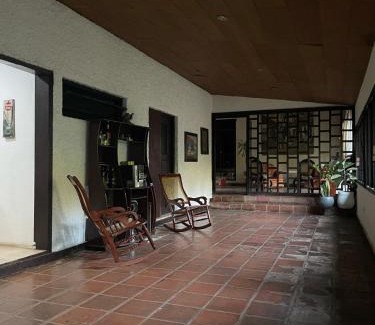 Leon Cama Y Desayuno | Extraordinaria Casa Tranquila y Ventilada