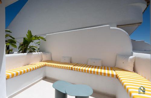 Nueva Andalucia Apartamento | Extravagant Newly Renovated Penthouse with Sea Views