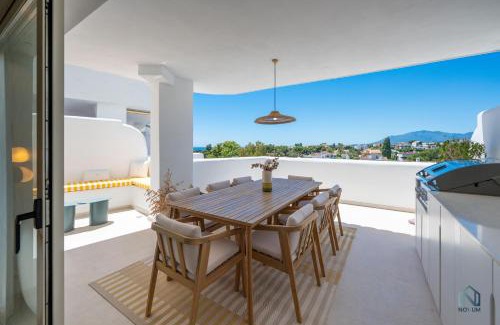 Nueva Andalucia Apartamento | Extravagant Newly Renovated Penthouse with Sea Views