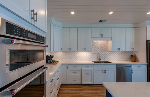 Great Guana Cay Casa | Extravagant Oceanfront Estate with Putting Green & Bocce Ball Court Starlink