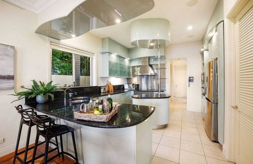 Gold Coast Casa | Extravagant Waterfront Home!
