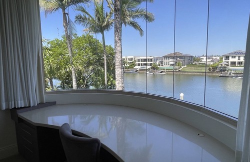 Gold Coast Casa | Extravagant Waterfront Home!