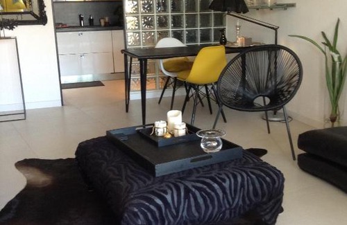 Theoule-sur-Mer Apartamento | Extremely beautiful and charming apartment in a unforgettable location, recently renovated