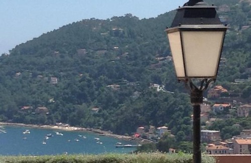 Theoule-sur-Mer Apartamento | Extremely beautiful and charming apartment in a unforgettable location, recently renovated