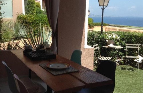 Theoule-sur-Mer Apartamento | Extremely beautiful and charming apartment in a unforgettable location, recently renovated