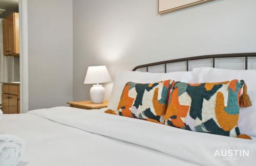 West Campus Apartamento | Extremely Comfortable King Beds in Super Cute Apt