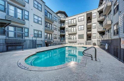 West Campus Apartamento | Extremely Comfortable King Beds in Super Cute Apt