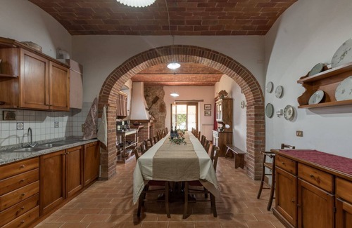 Sinalunga Villa | Antigua casa de campo de piedra con jardín privado y piscina, conexión a internet, campo de fútbol, p.