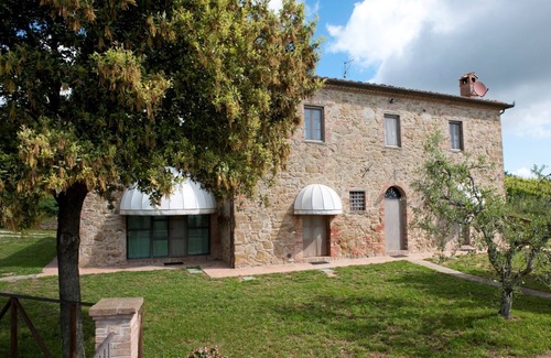 Sinalunga Villa | Antigua casa de campo de piedra con jardín privado y piscina, conexión a internet, campo de fútbol, p.