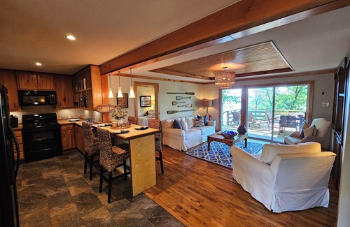 Mid America Casa | Lakehome extremadamente aislado con magníficas montañas y vistas al lago