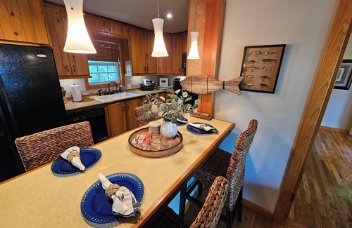 Mid America Casa | Lakehome extremadamente aislado con magníficas montañas y vistas al lago