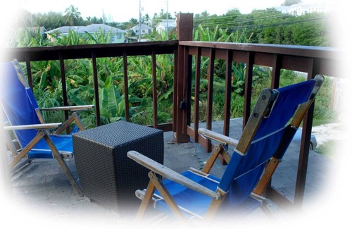 Farmer's Hill Apartamento | Exuma feed da sharks villa 2mins to beach pool n car