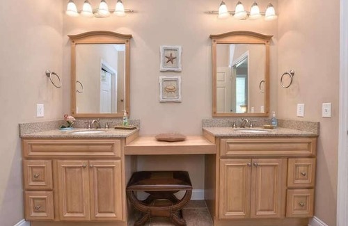 Tranquil Harbour Casa | "Eye Candy" 3 habitaciones / 2. 5 BA Water View Home-Boat Rampa al otro lado de la calle-Sleeps 6